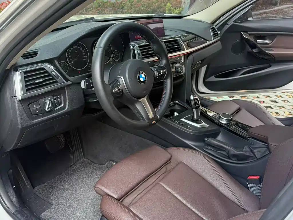 BMW 3 Series 2019 — фото 2