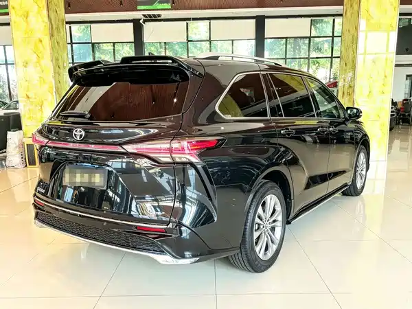 Toyota Granvia 2025