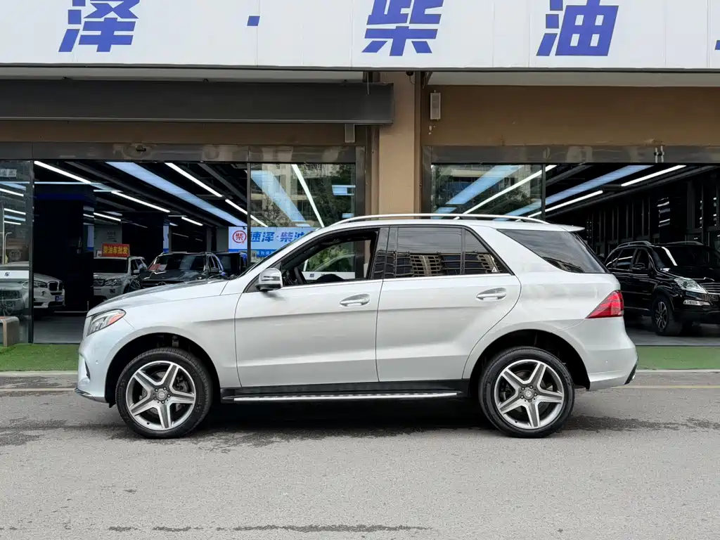 Mercedes-Benz GLE 2016 — фото 11