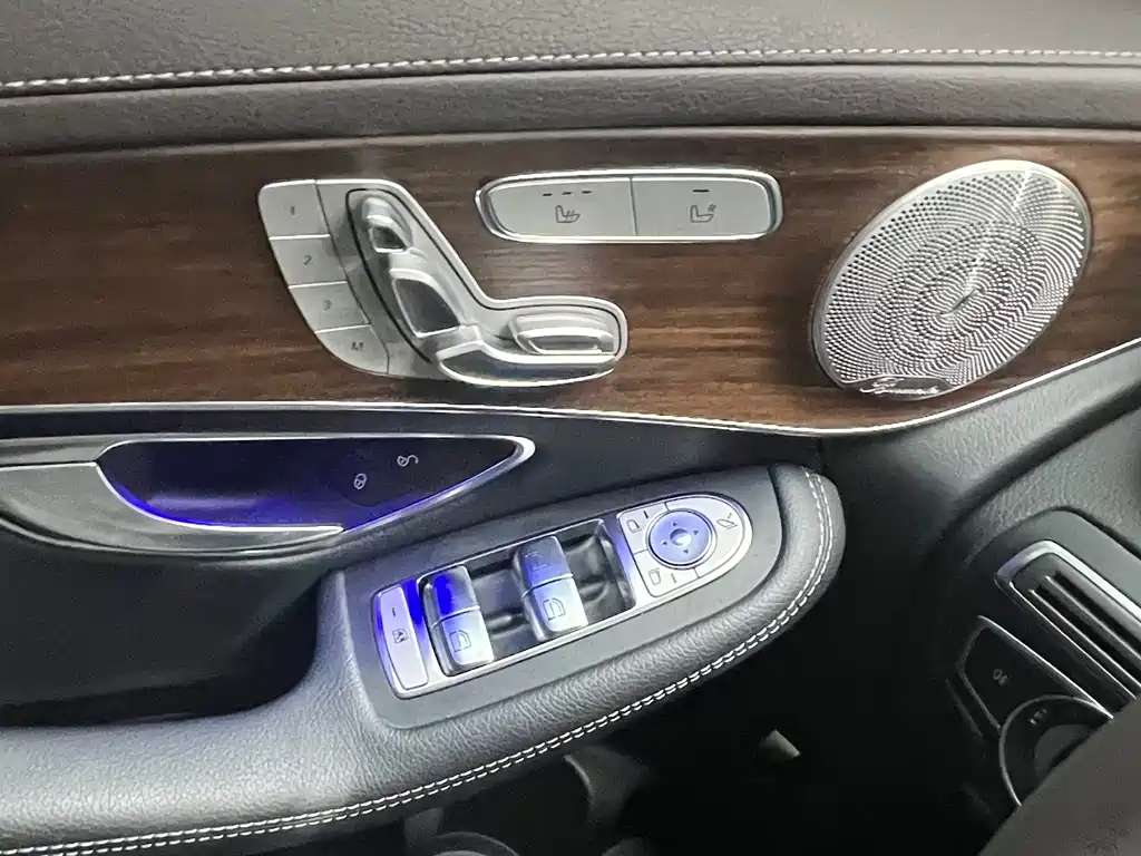 Mercedes-Benz GLC 2021 — фото 13