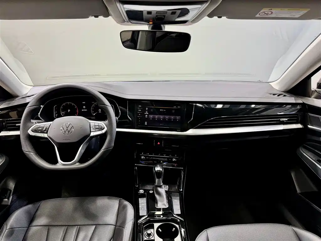 Volkswagen Passat 2025 — фото 13