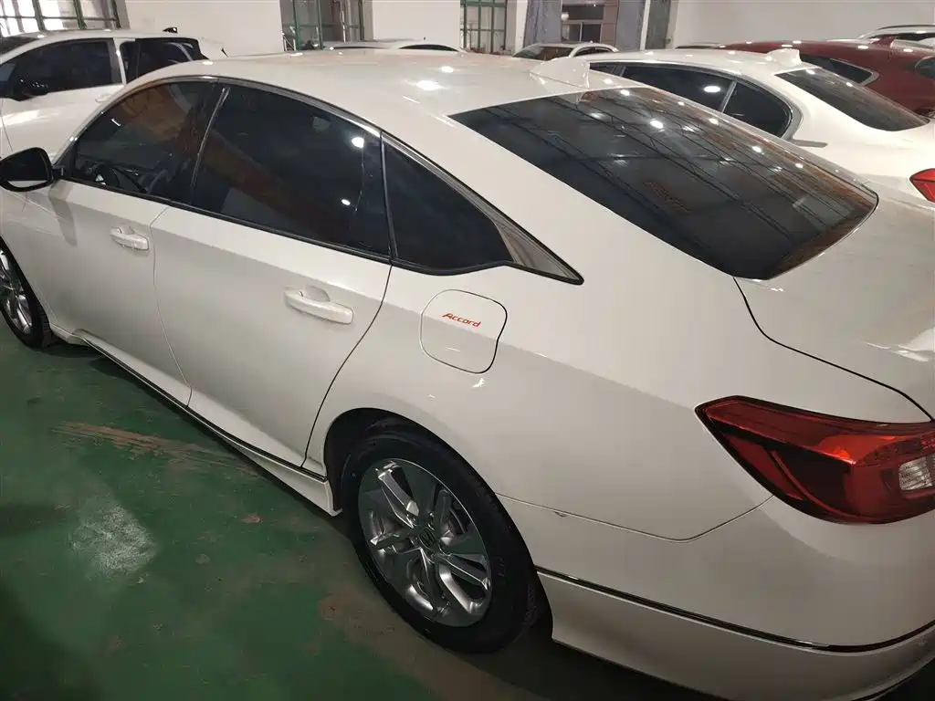 Honda Accord 2021 — фото 10