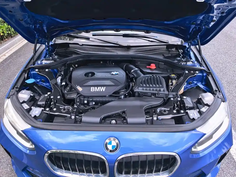 BMW 1 Series 2019 — фото 10