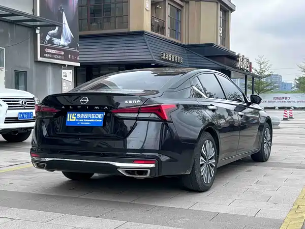 Nissan Teana 2023