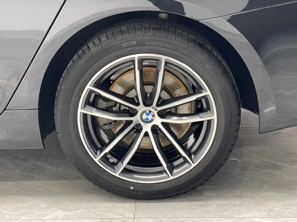 BMW 5 Series 2023 — фото 19