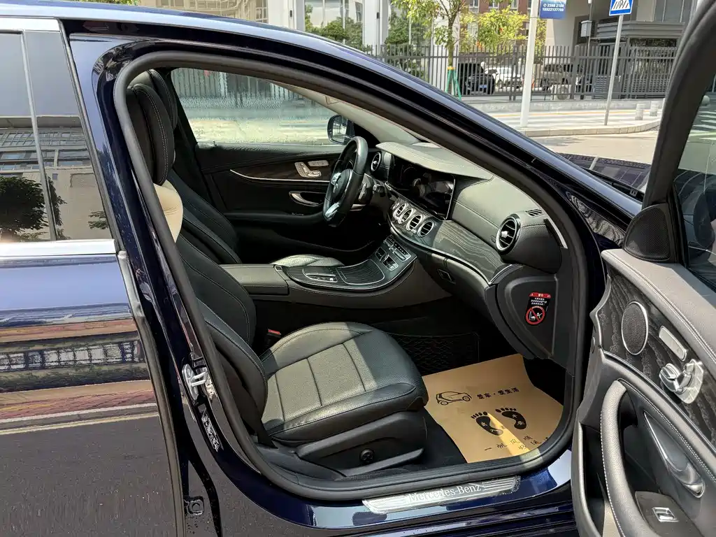 Mercedes-Benz E-Class 2018 — фото 12