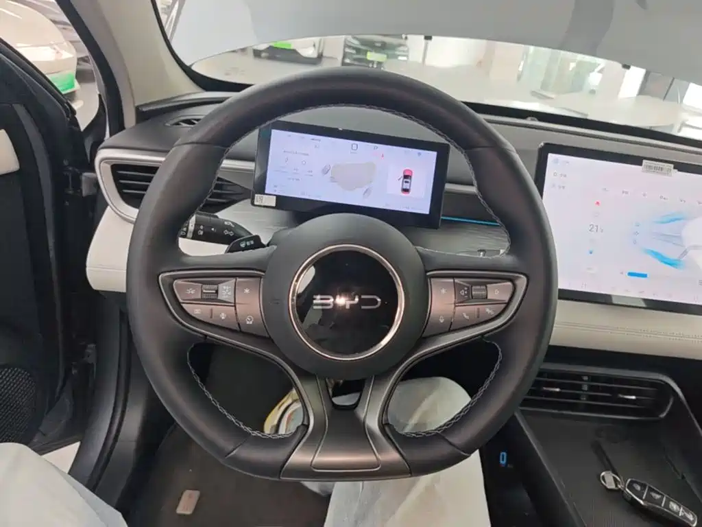 BYD Seal 05 DM-i 2025 — фото 11
