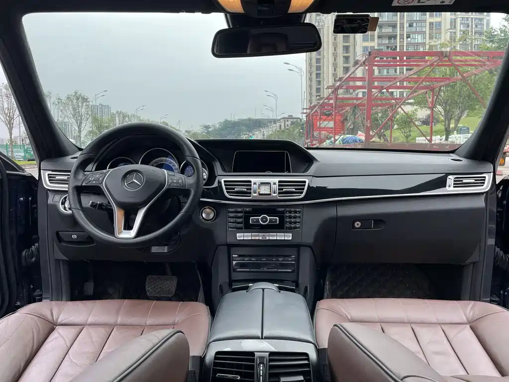 Mercedes-Benz E-Class 2015 — фото 11