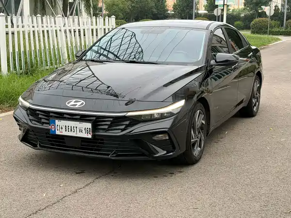 Hyundai Elantra 2025