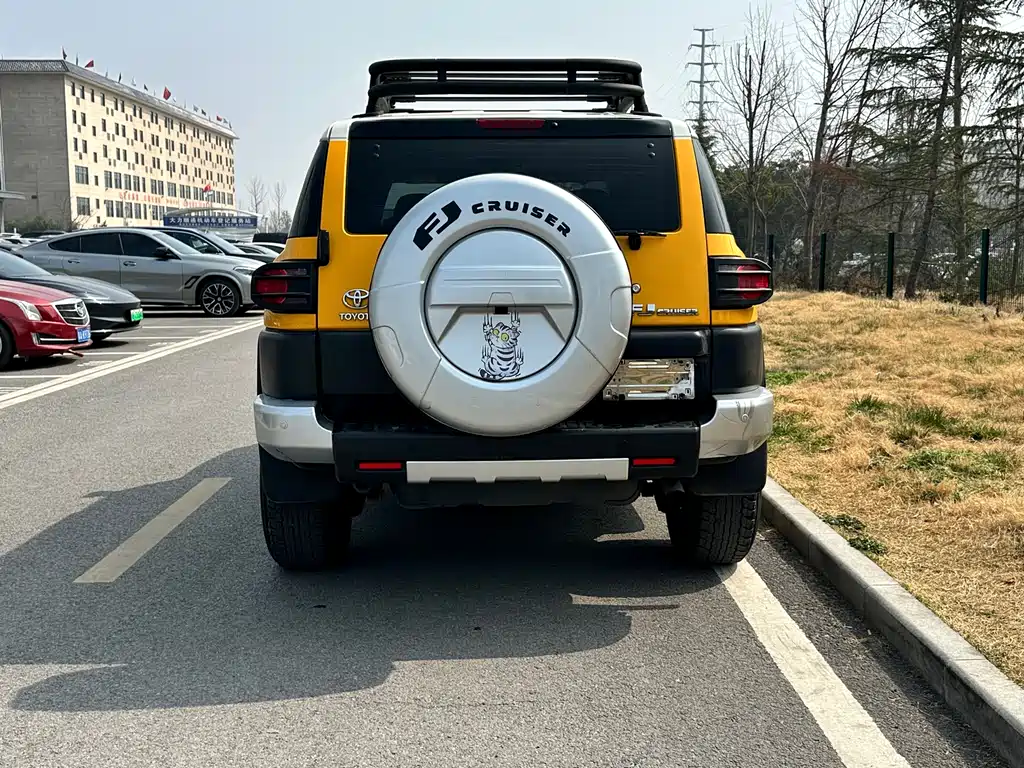 Toyota FJ Cruiser 2020 — фото 4