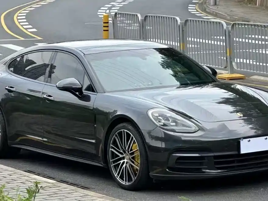 Porsche Panamera 2017 — фото 2