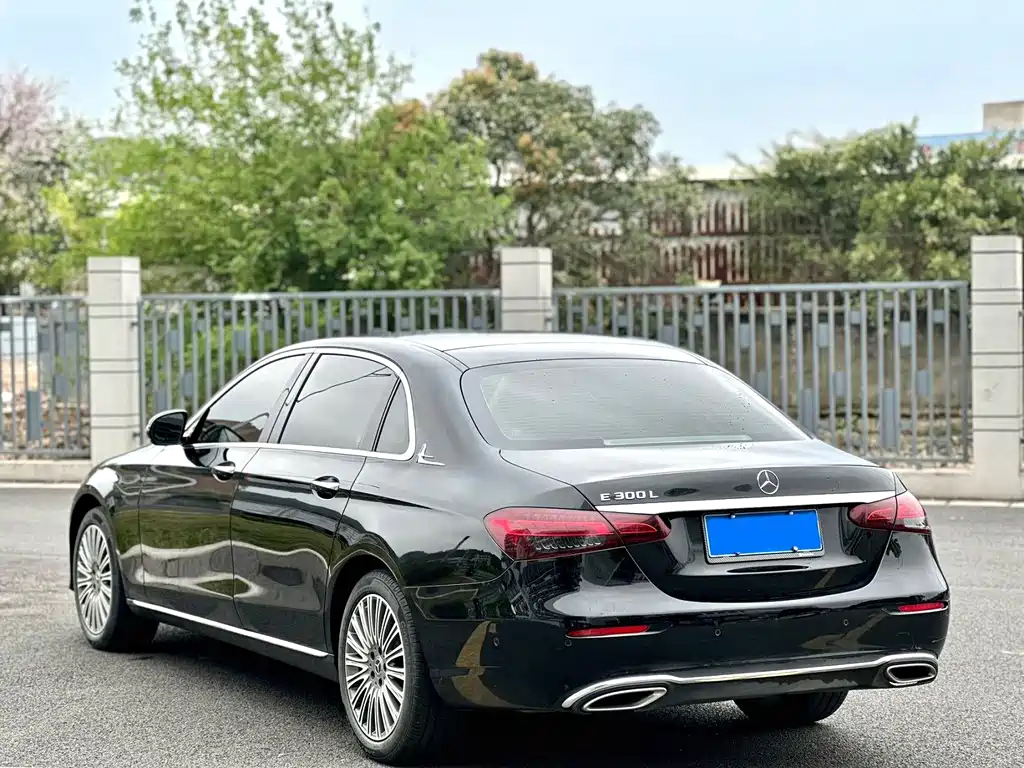 Mercedes-Benz E-Class 2021 — фото 4