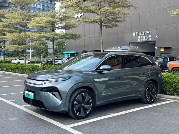 BYD Tang L 2025