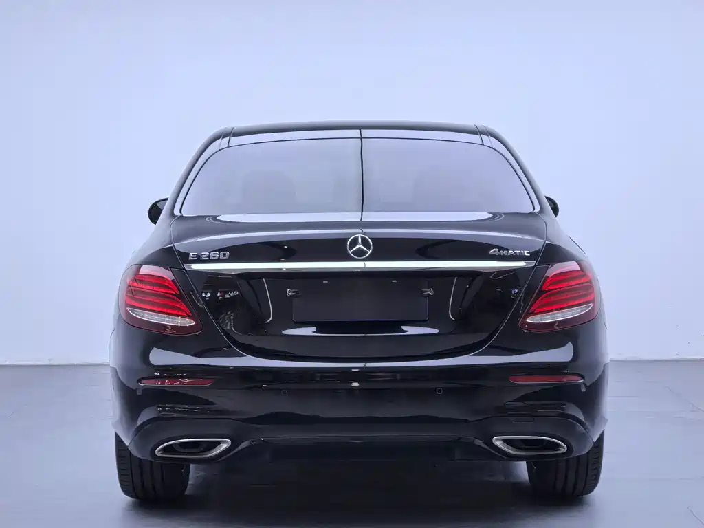 Mercedes-Benz E-Class 2019 — фото 20
