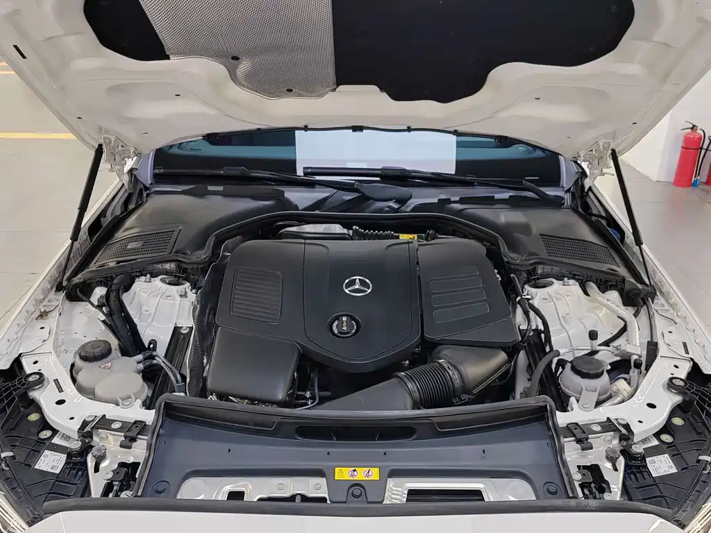 Mercedes-Benz C-Class 2023 — фото 18