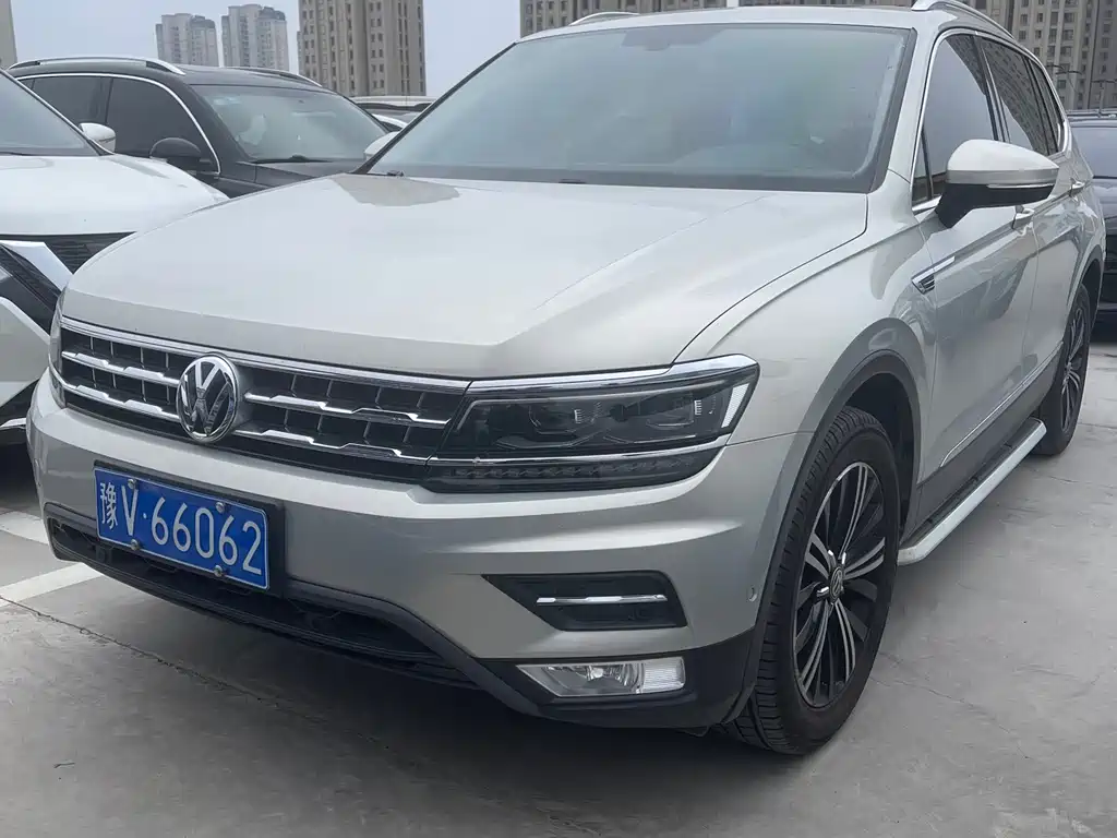 Volkswagen Tiguan L 2017 — фото 1