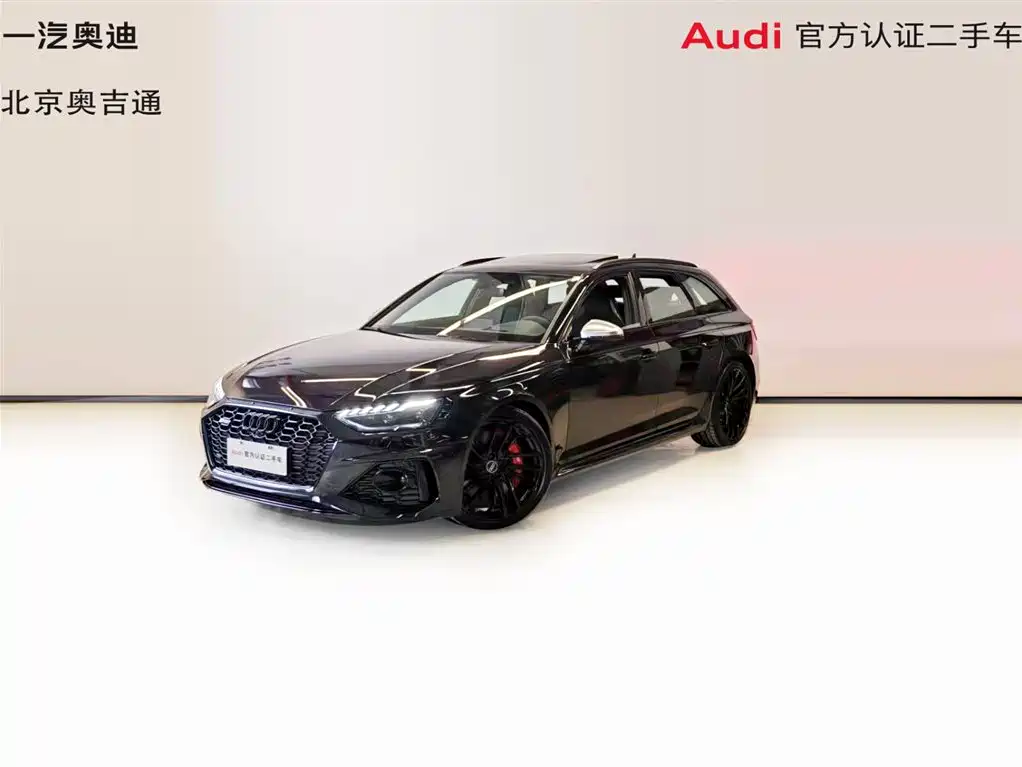 Audi RS 4 2023 — фото 1