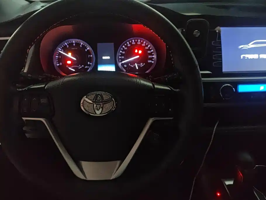 Toyota Highlander 2020 — фото 12