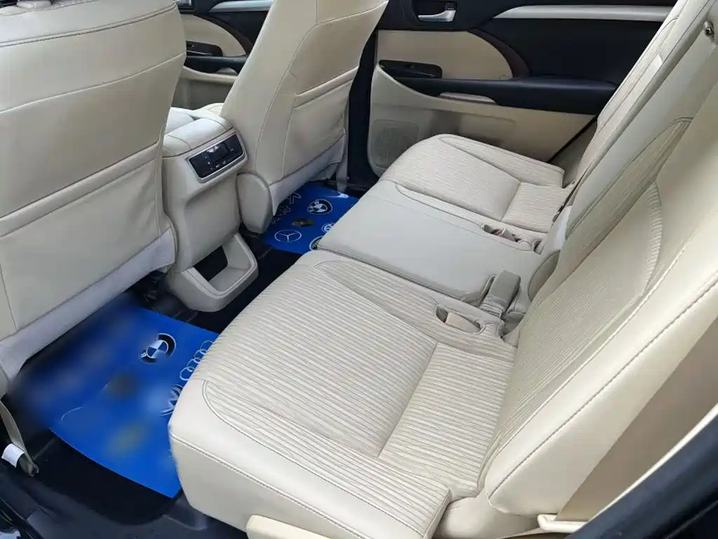 Toyota Highlander 2015 — фото 9