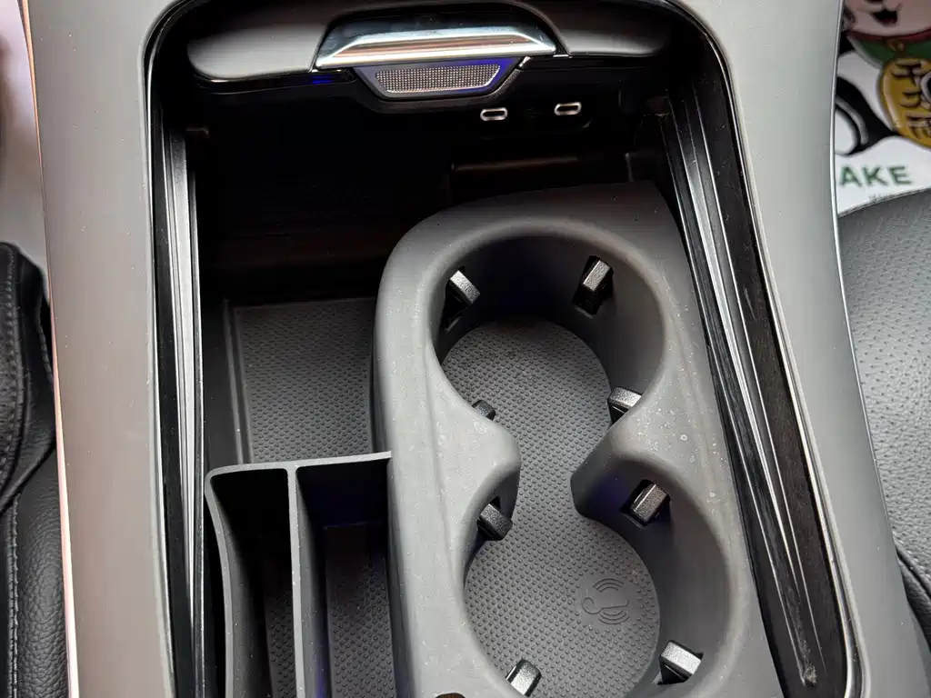 Mercedes-Benz C-Class 2023 — фото 13