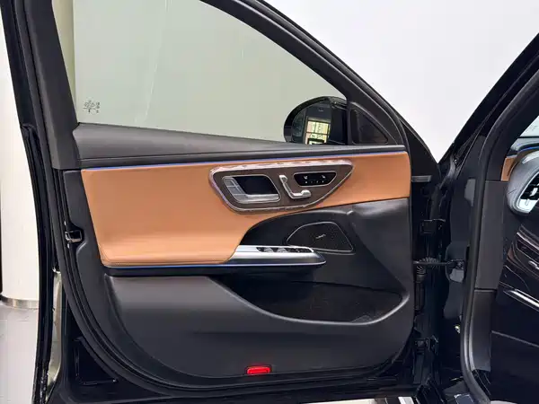 Mercedes-Benz E-Class 2024
