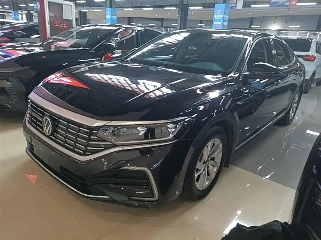 Volkswagen Passat PHEV 2024