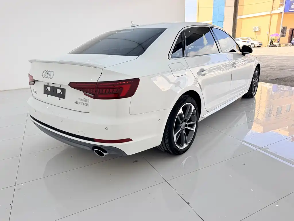 Audi A4L 2018 — фото 13