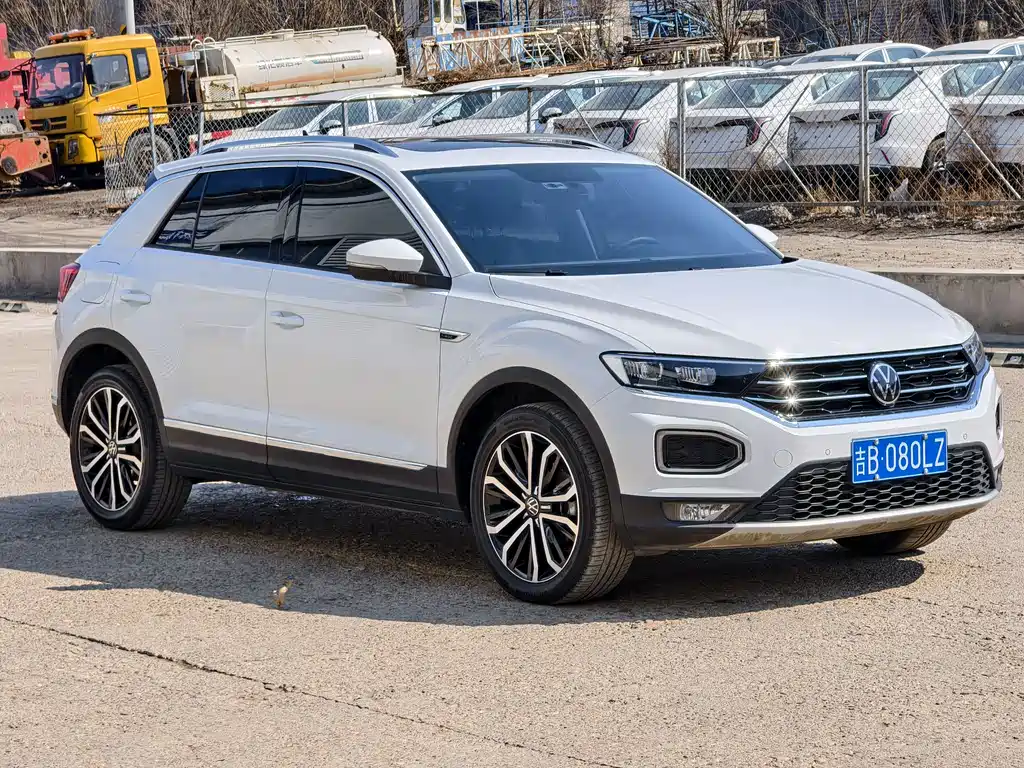Volkswagen T-Roc 2023 — фото 3