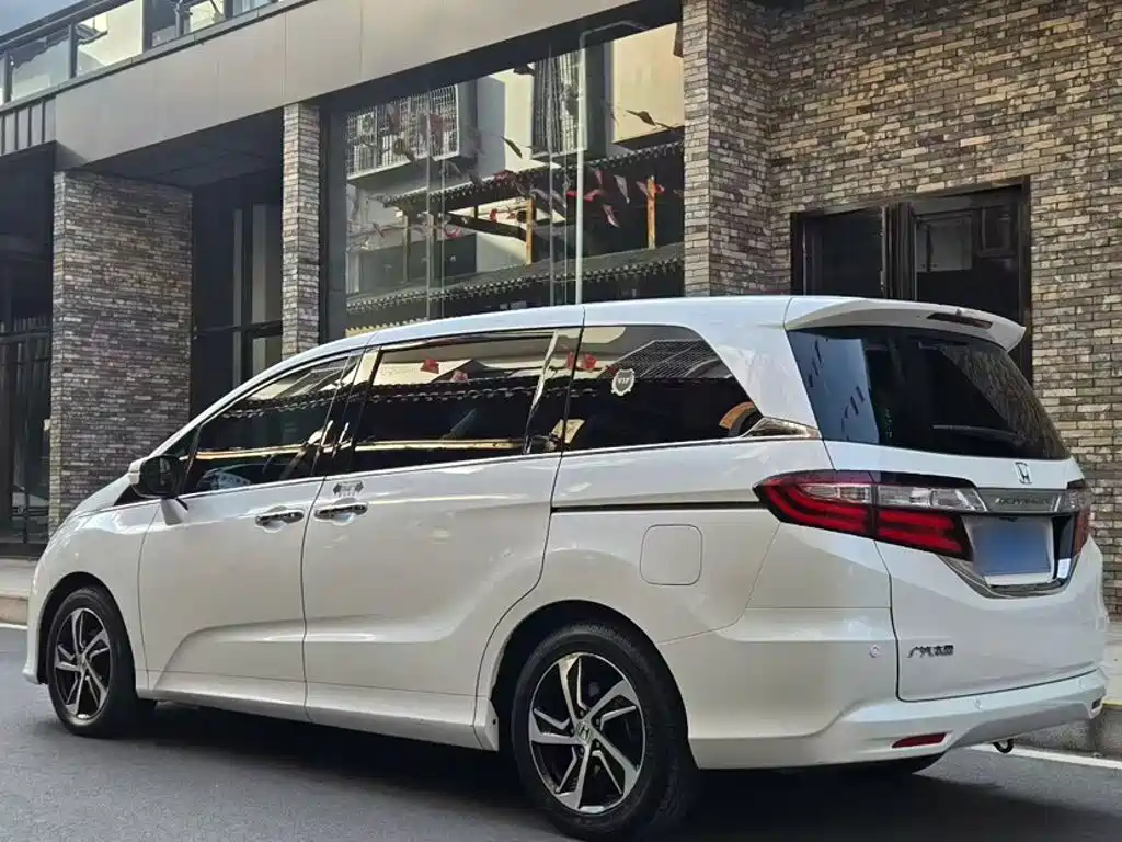Honda Odyssey 2018 — фото 23