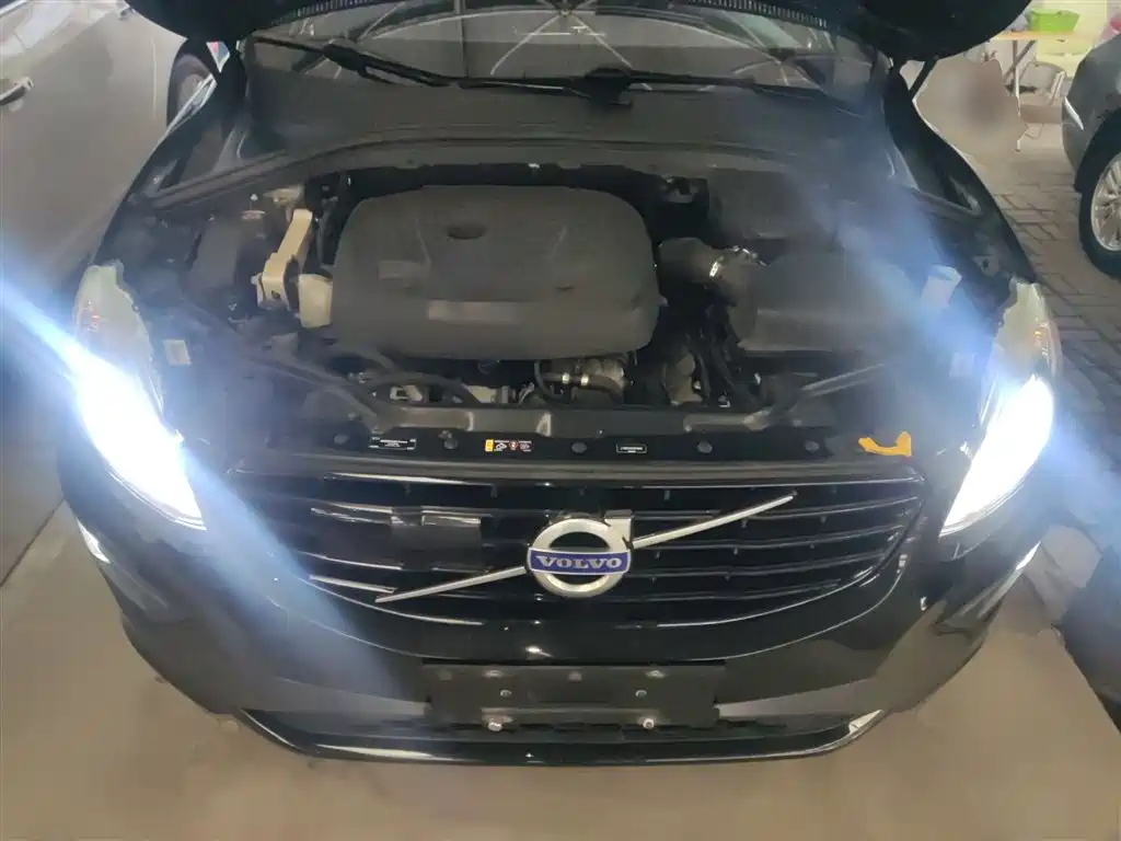 Volvo XC60 2017 — фото 17