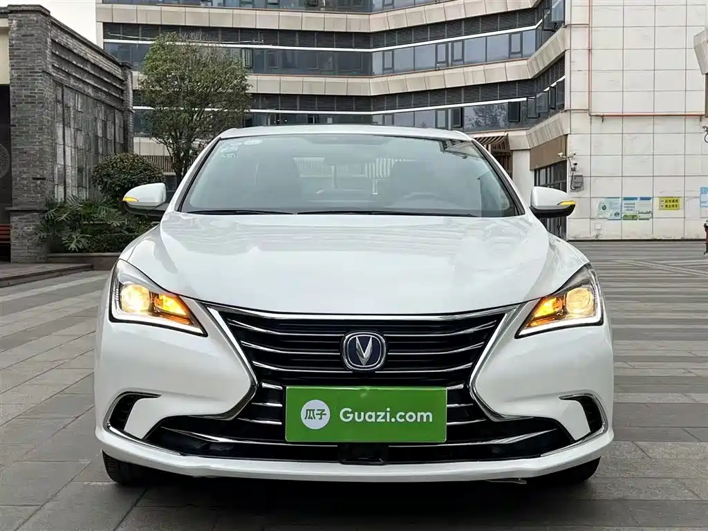 Changan Eado 2018 — фото 3