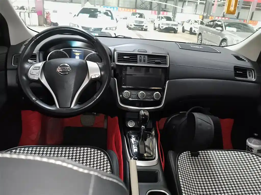 Nissan Tiida 2019 — фото 10