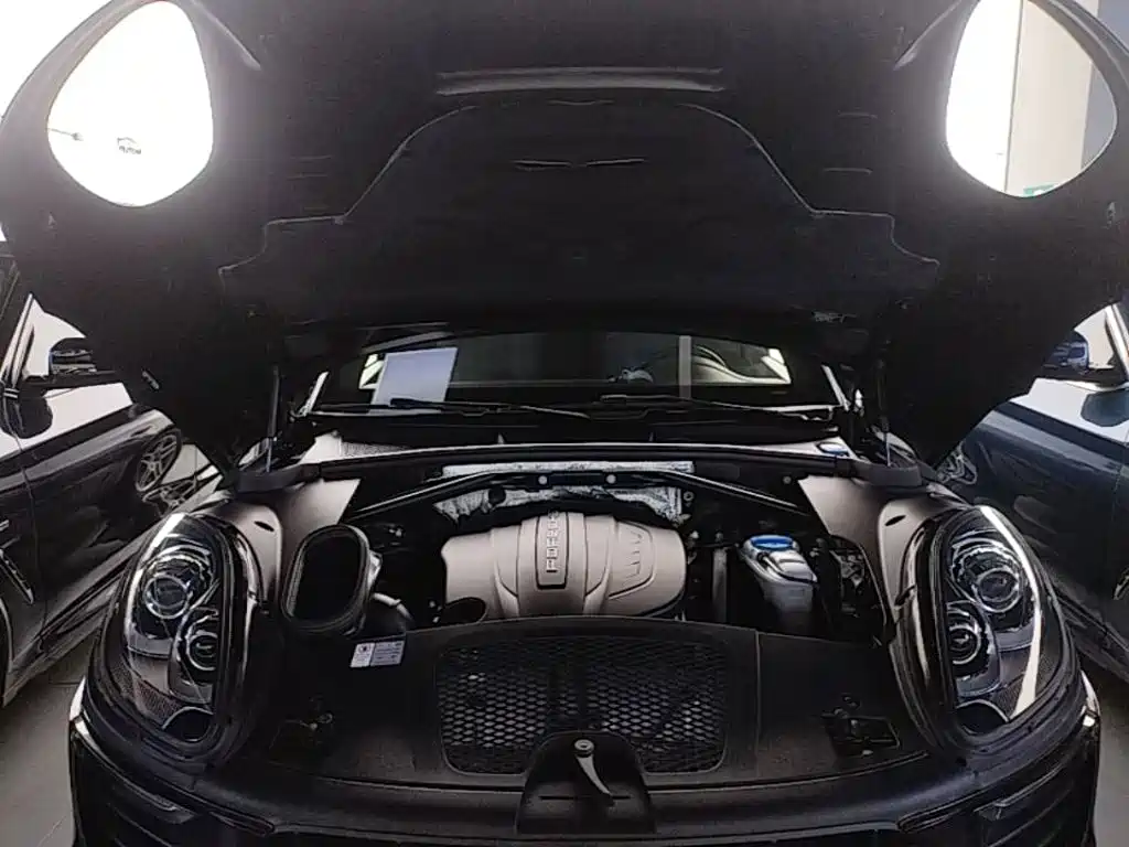 Porsche Macan 2017 — фото 20