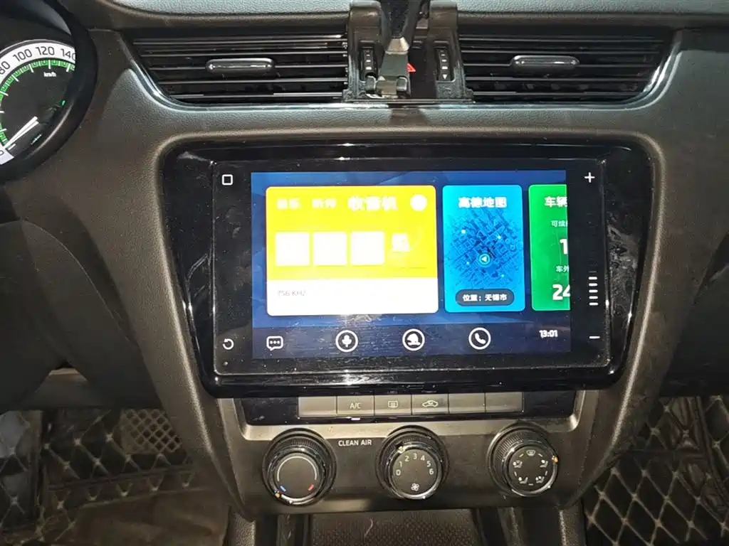 Skoda Octavia 2020 — фото 13