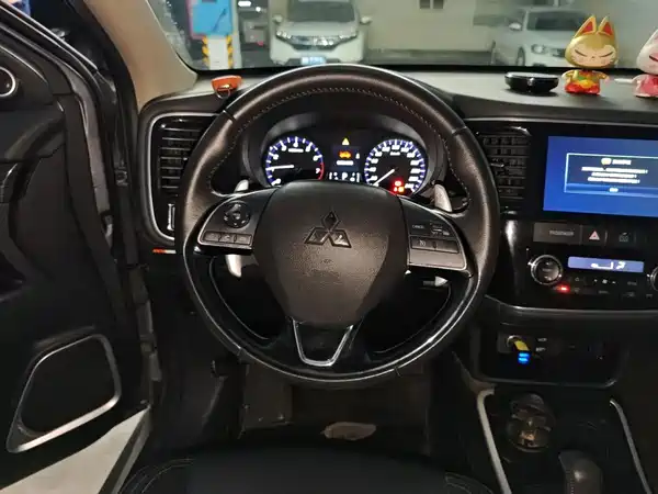 Mitsubishi Outlander 2020