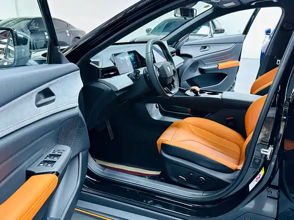 Changan UNI-V 2025