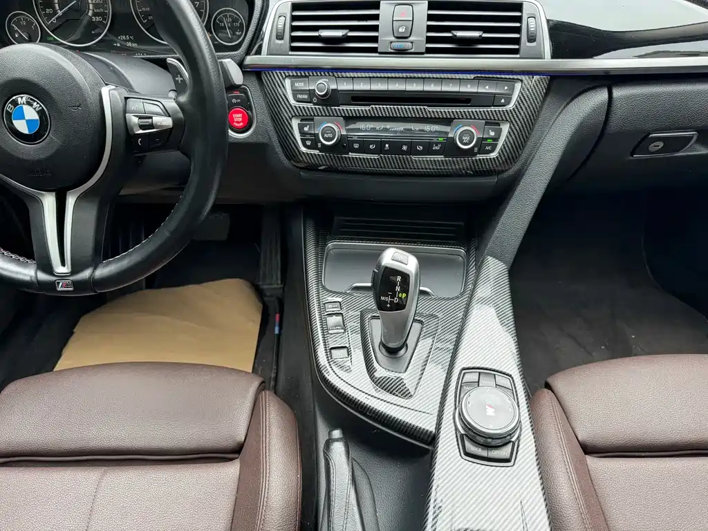 BMW 3 Series 2019 — фото 16