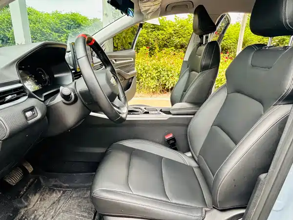 Geely Emgrand 2025