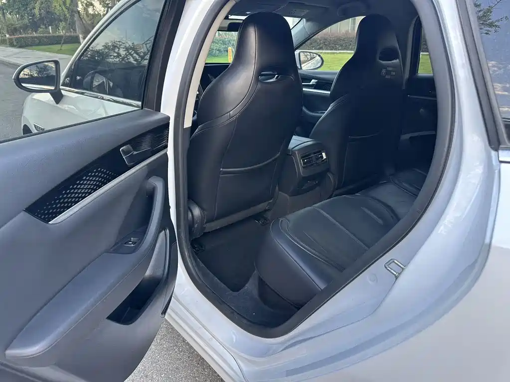 BYD Qin PLUS 2022 — фото 10