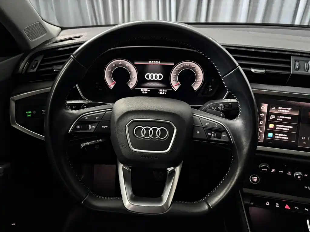 Audi Q3 2022 — фото 12