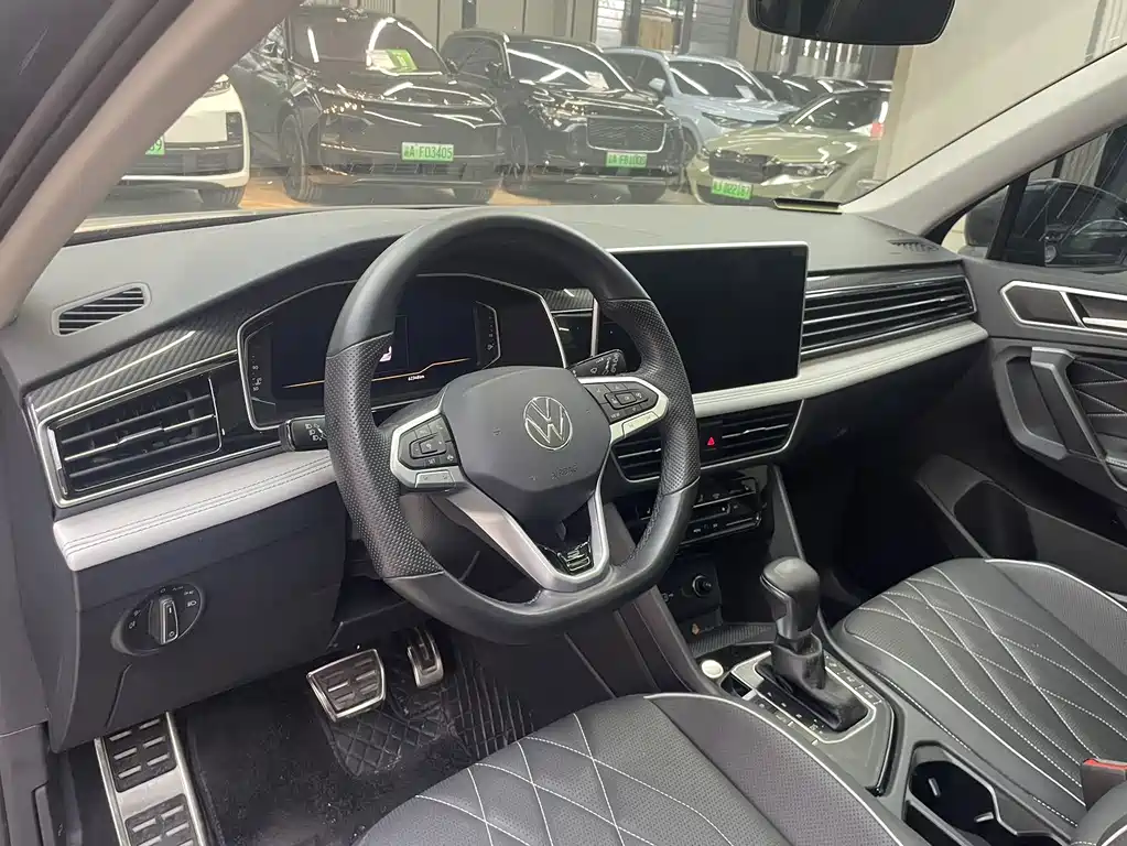 Volkswagen Tiguan L 2024 — фото 10