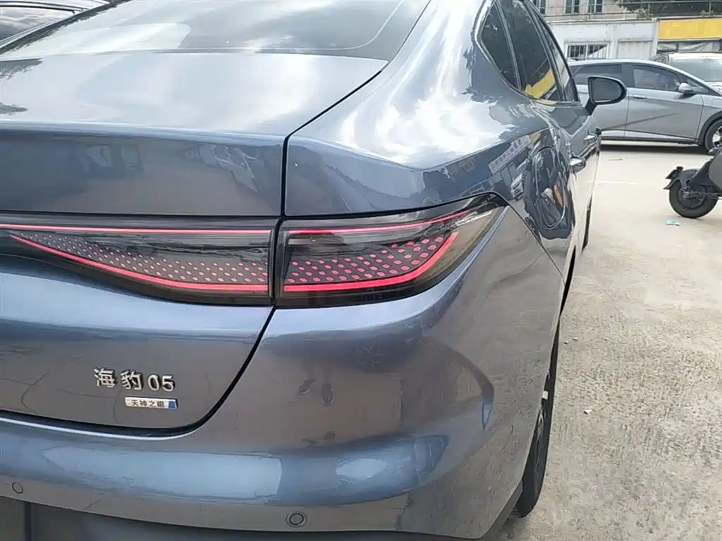 BYD Seal 05 DM-i 2025 — фото 8