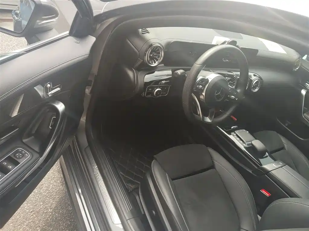 Mercedes-Benz A-Class 2022 — фото 16
