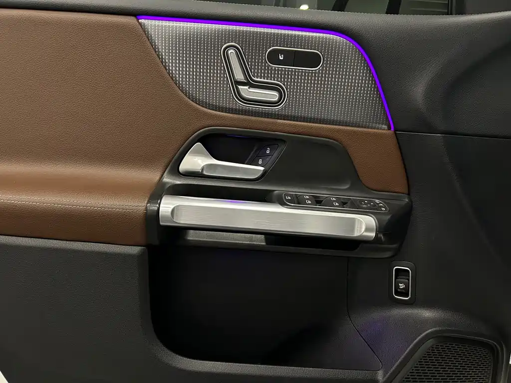 Mercedes-Benz GLB 2020 — фото 13