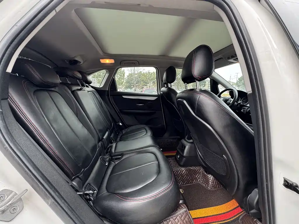 BMW 2 Series Active Tourer 2018 — фото 12