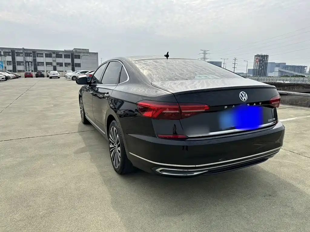 Volkswagen Passat 2019 — фото 23