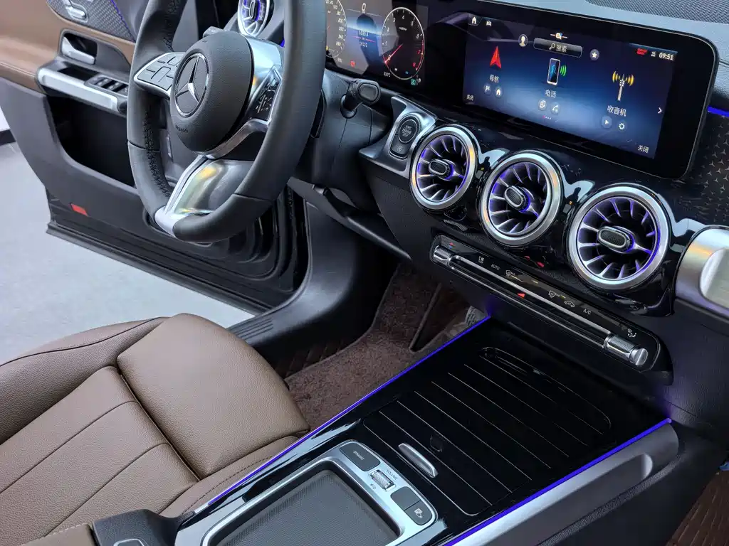 Mercedes-Benz GLB 2024 — фото 13