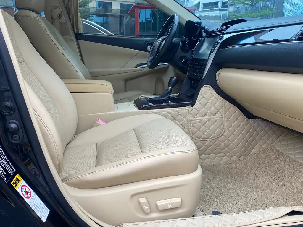 Toyota Camry 2016 — фото 10