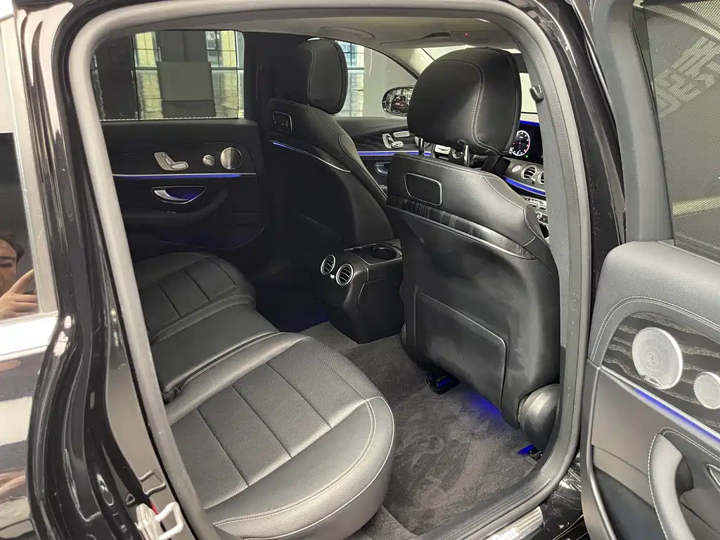 Mercedes-Benz E-Class 2020 — фото 12