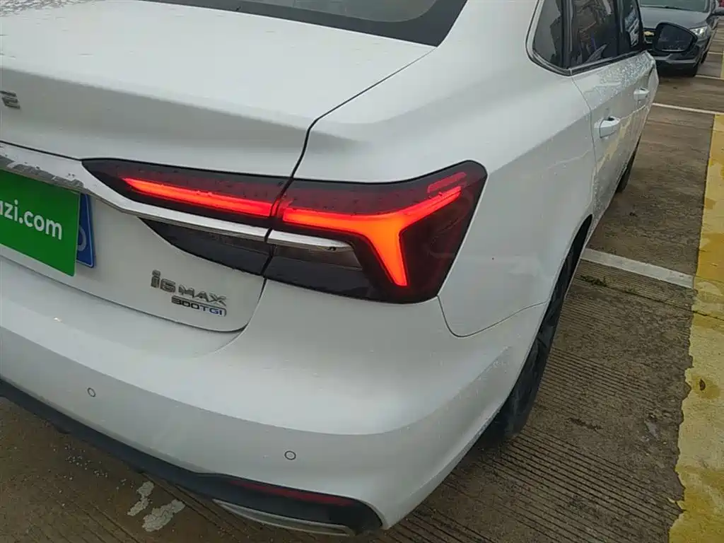 Roewe i6 MAX 2022 — фото 8